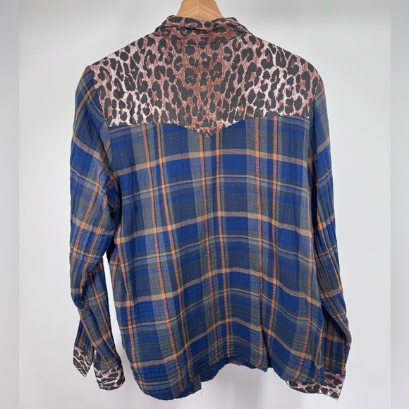 Johnny Was Blue Plaid Leopard Print Button Down Shirt Top - Picture 5 of 5